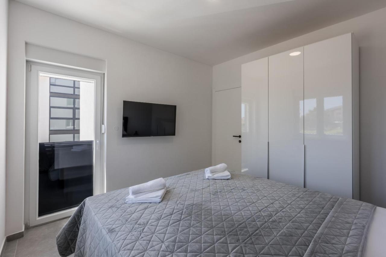 Carpe Diem Luxury Apartments Rogoznica  Bagian luar foto